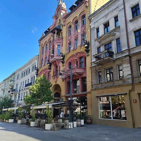 Apartment In The Strict City Centre Лодзь Экстерьер фото