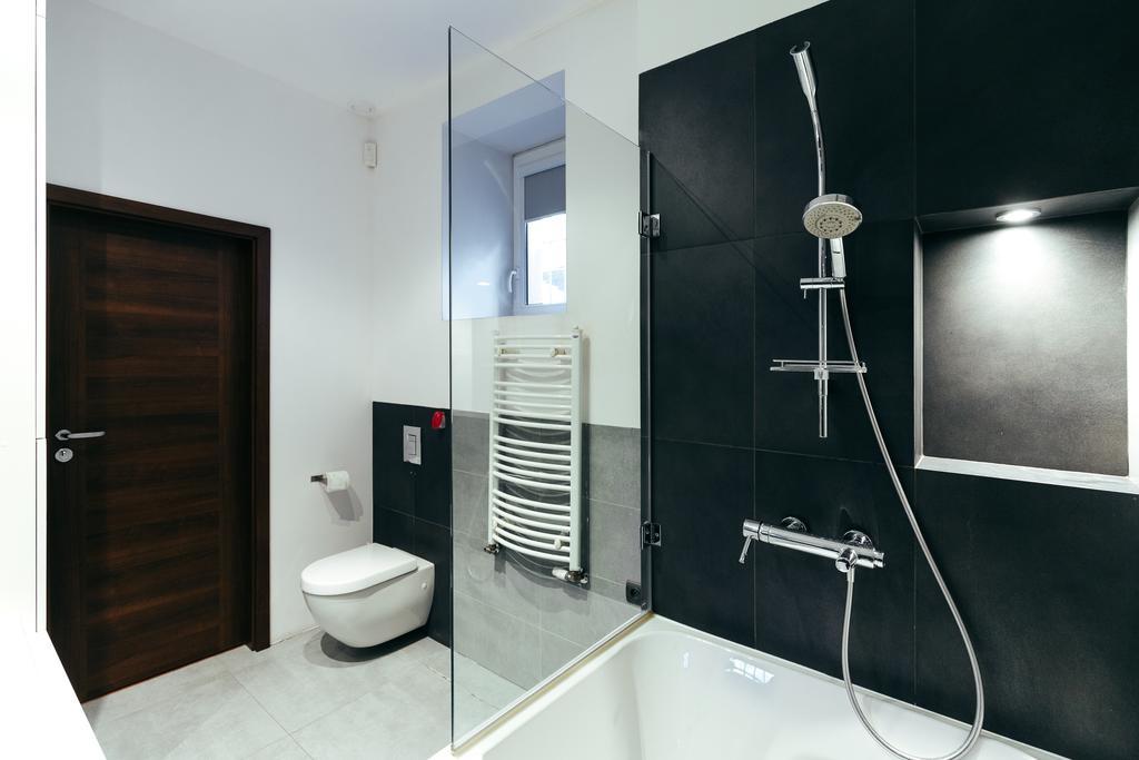 Apartment In The Strict City Centre Лодзь Экстерьер фото